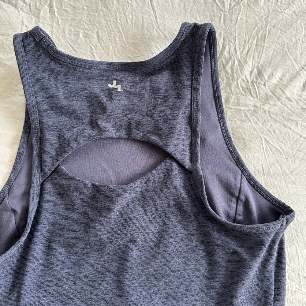 JoyLab Cropped Cut Out Tank Top - Picture 3 of 8